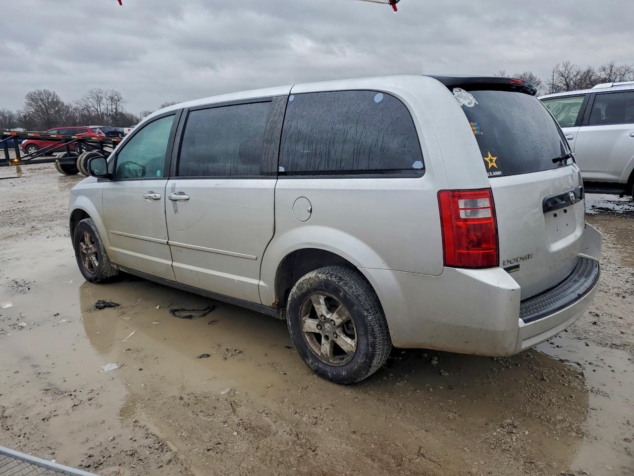 2010 DODGE GRAND CARAVAN SE photo 2
