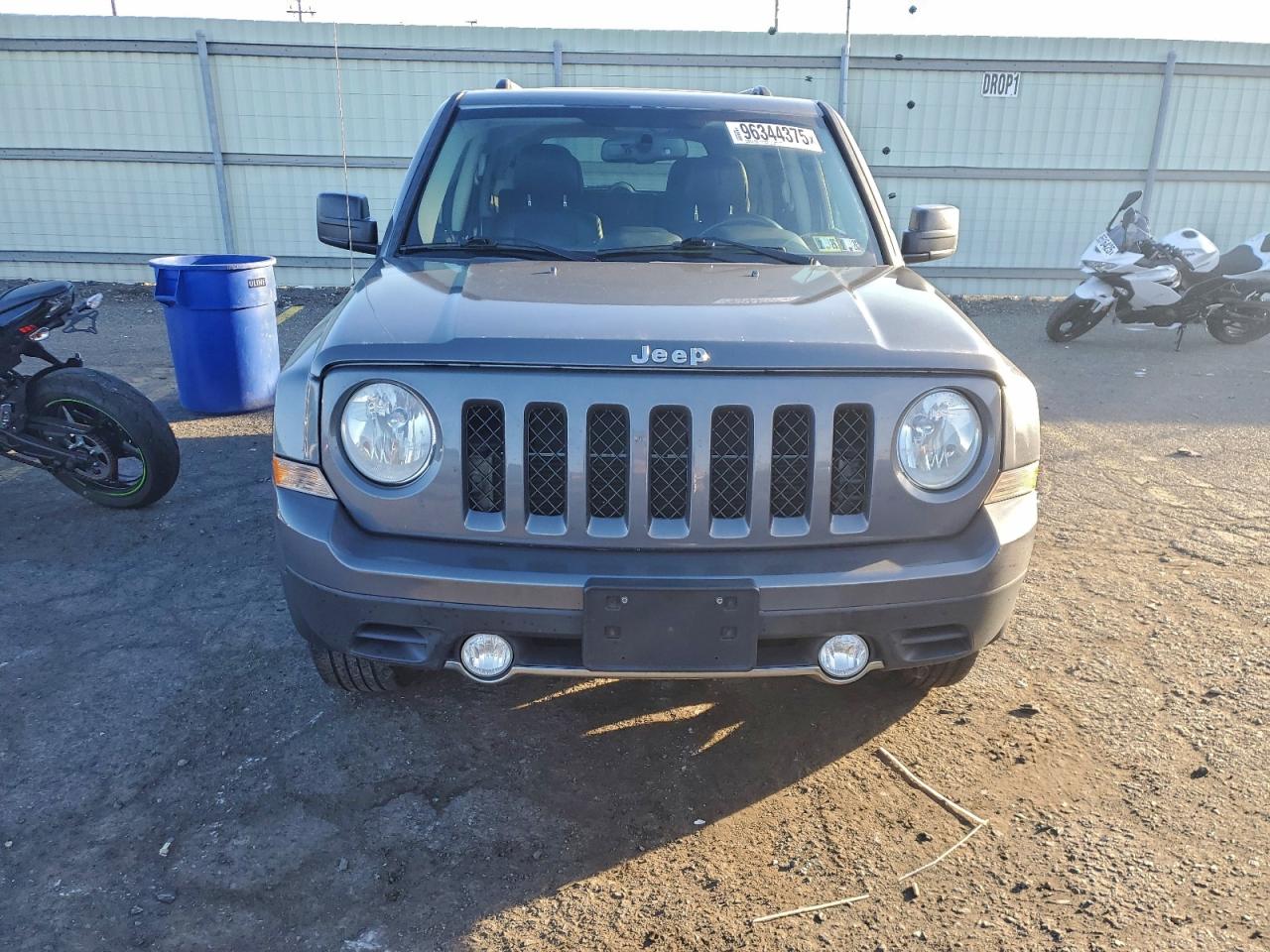 2017 JEEP PATRIOT LATITUDE photo 13
