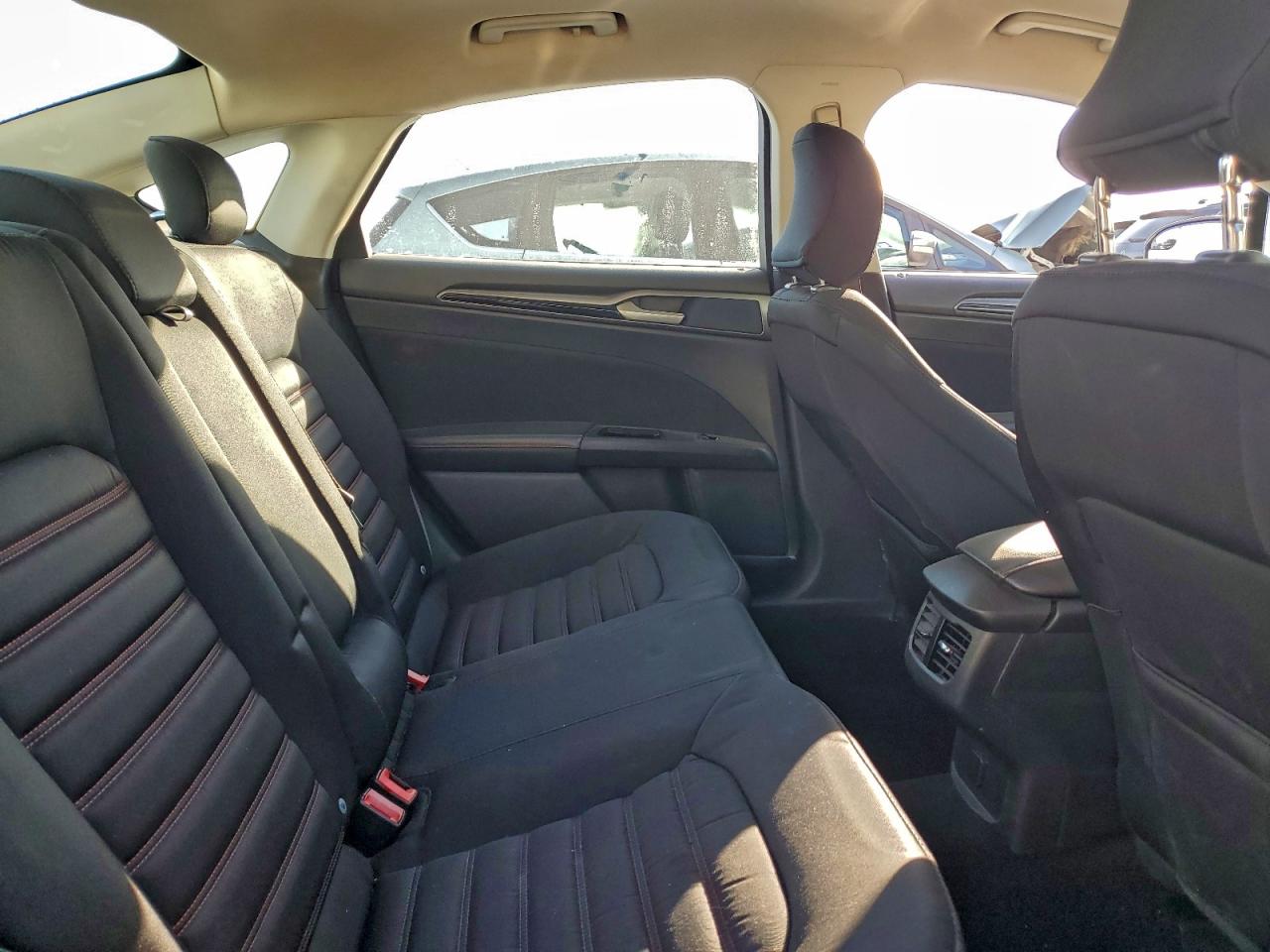 2016 FORD FUSION SE photo 10