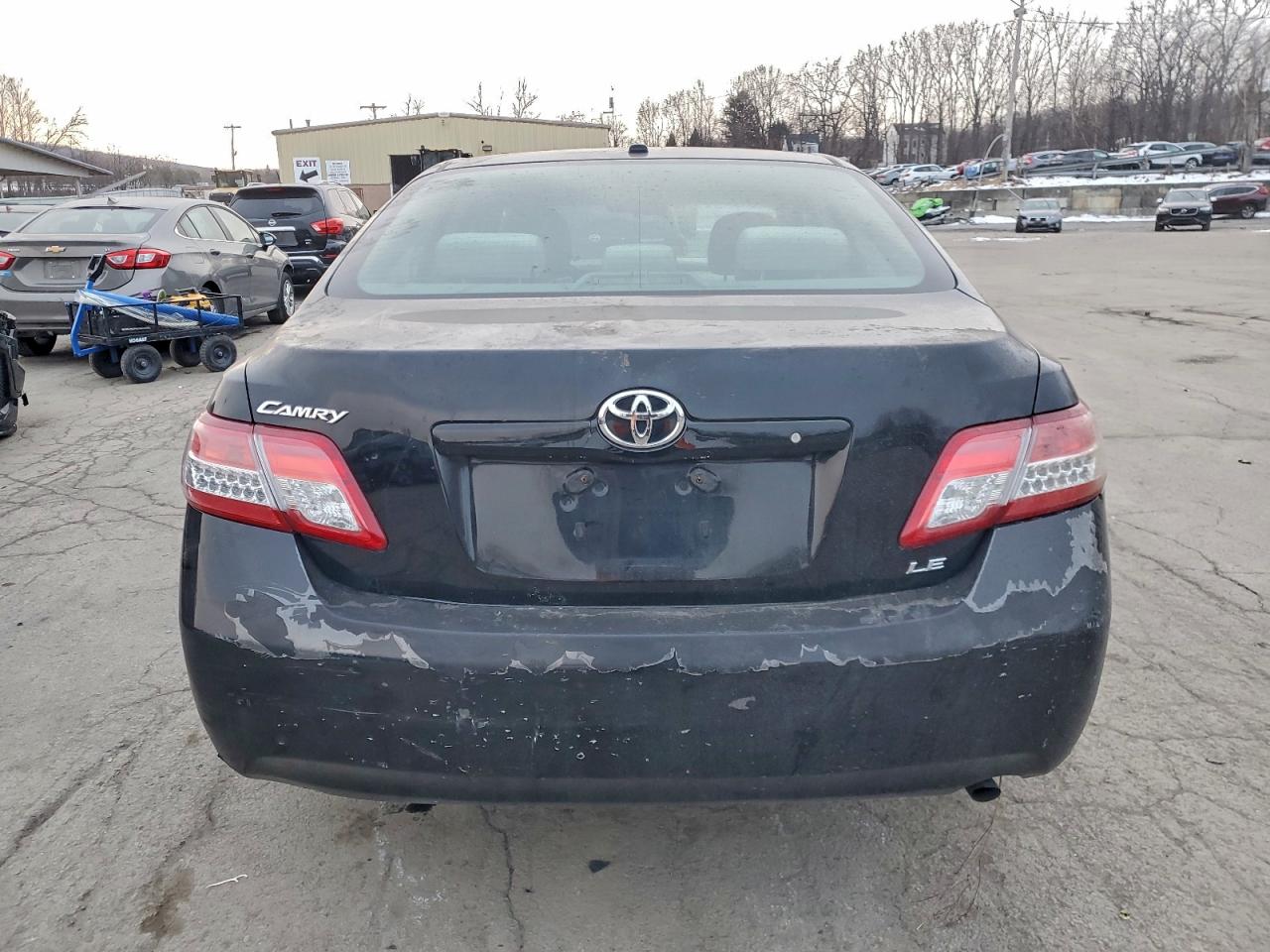 2011 TOYOTA CAMRY LE photo 6