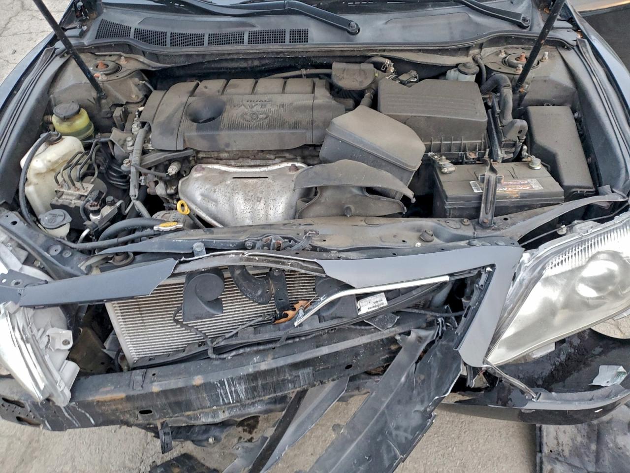 2011 TOYOTA CAMRY LE photo 11
