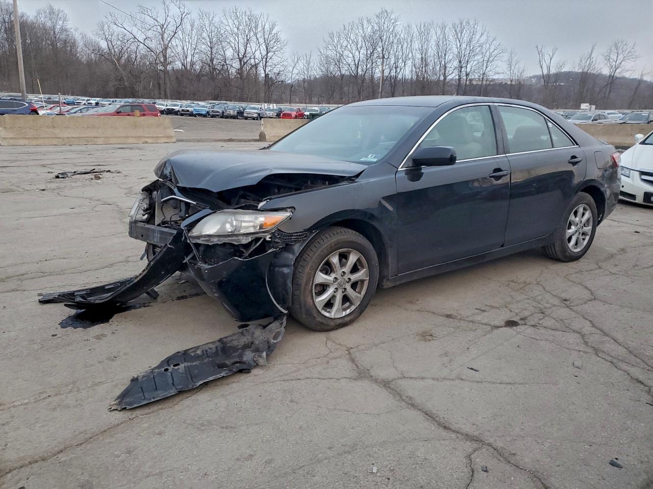 2011 TOYOTA CAMRY
