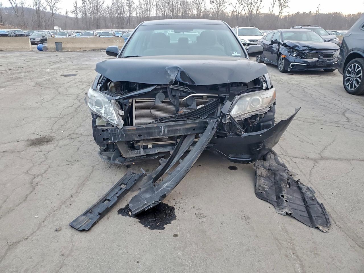2011 TOYOTA CAMRY LE photo 5