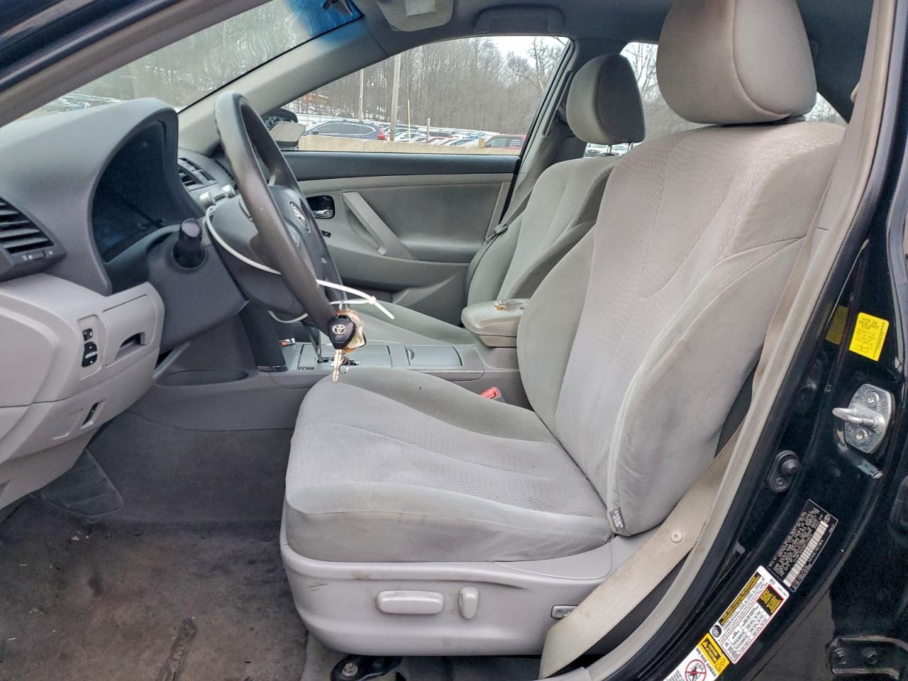 2011 TOYOTA CAMRY LE photo 7