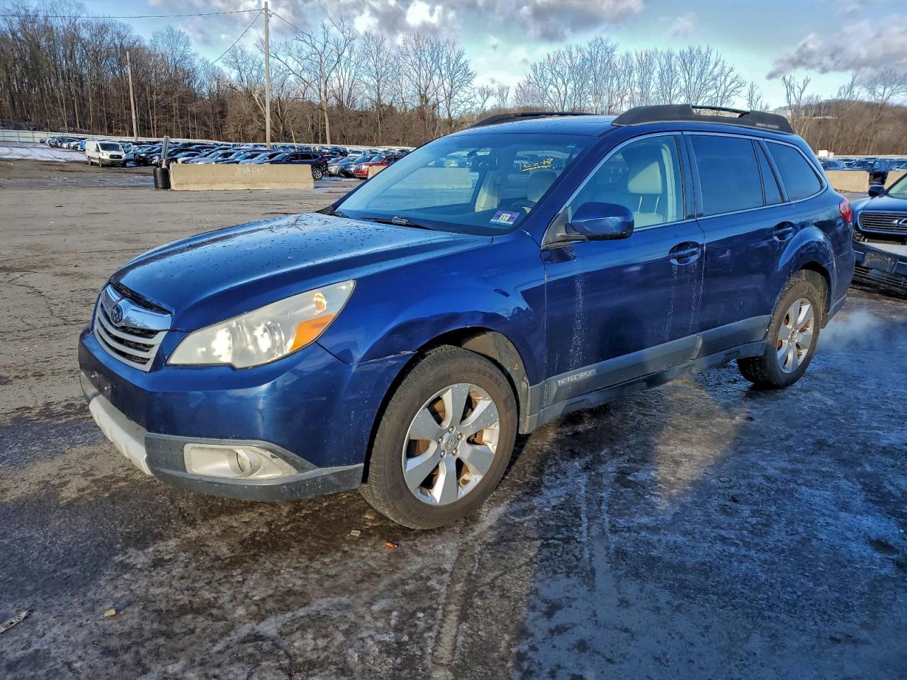 2011 SUBARU OUTBACK 2.5I LIMITED — SIDE damage — photo 1