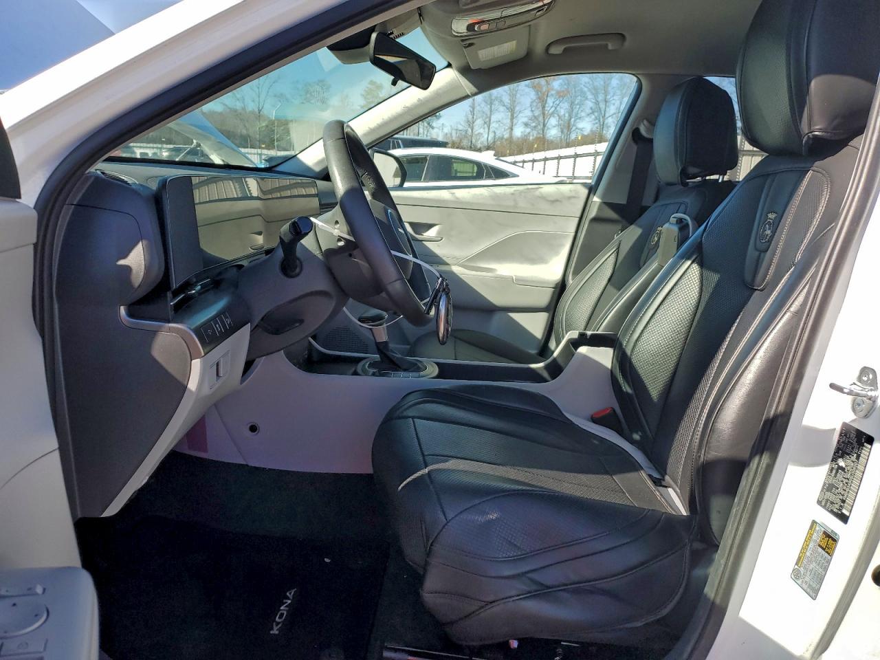 2025 HYUNDAI KONA SEL photo 7