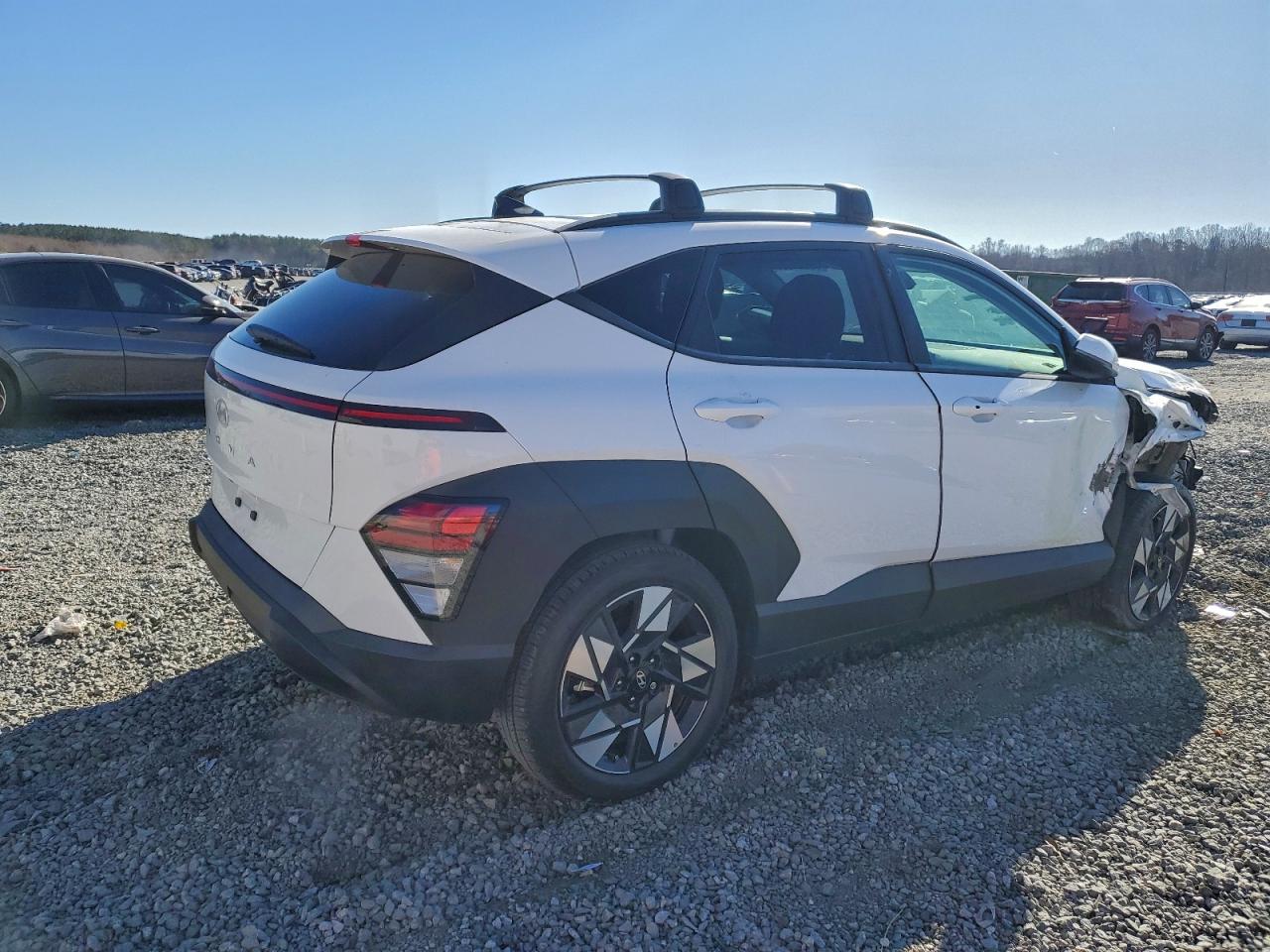2025 HYUNDAI KONA SEL photo 3
