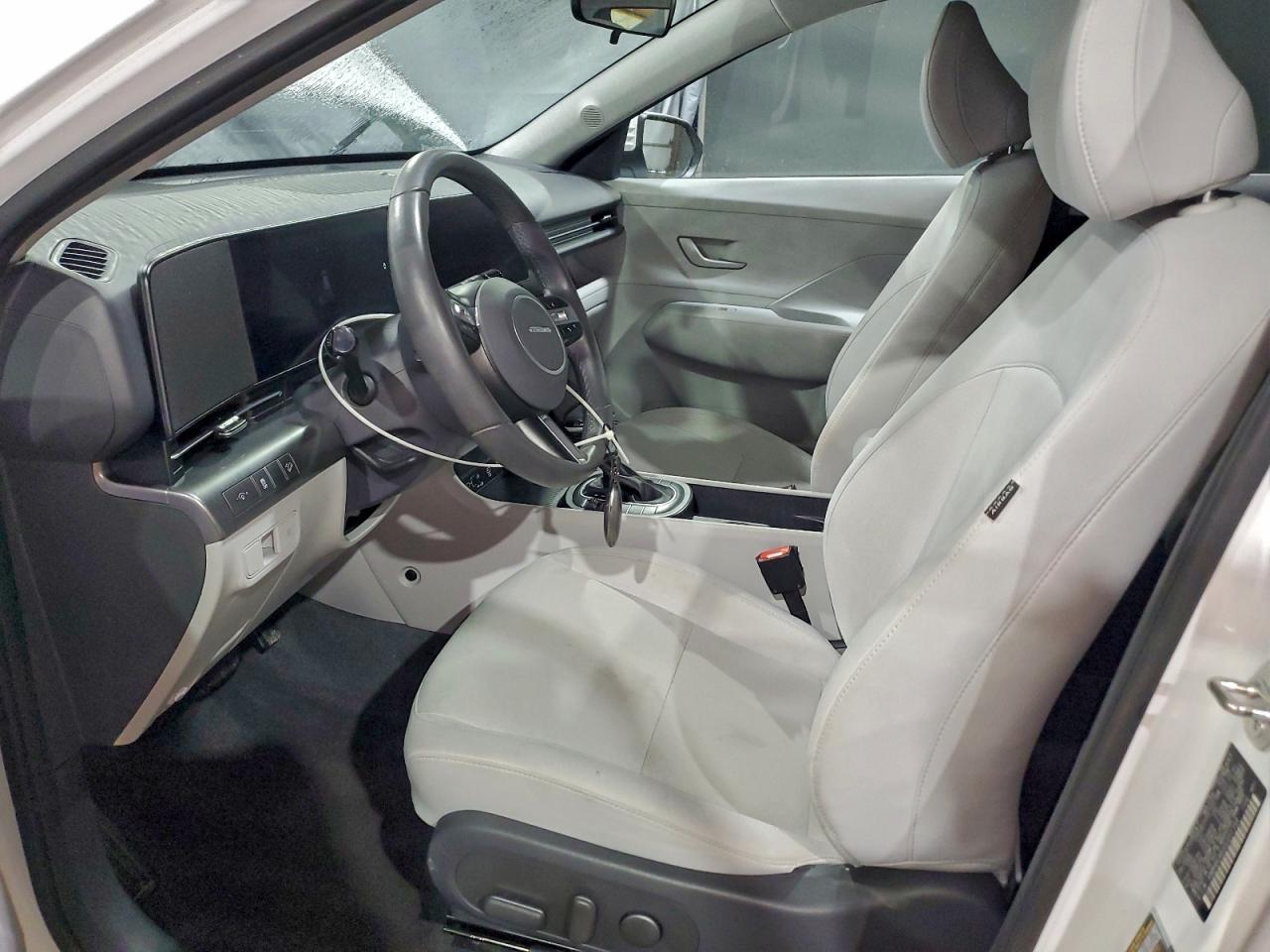 2025 HYUNDAI KONA SEL photo 7