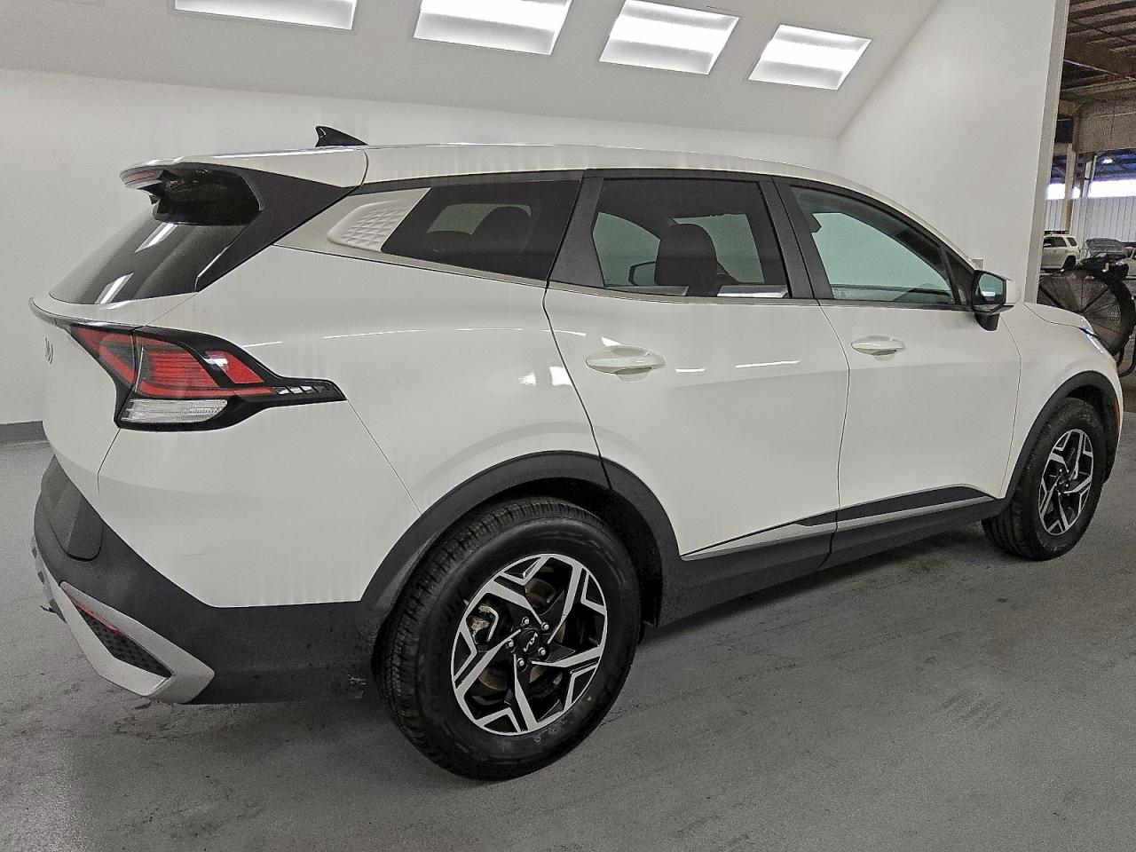 2023 KIA SPORTAGE LX photo 7