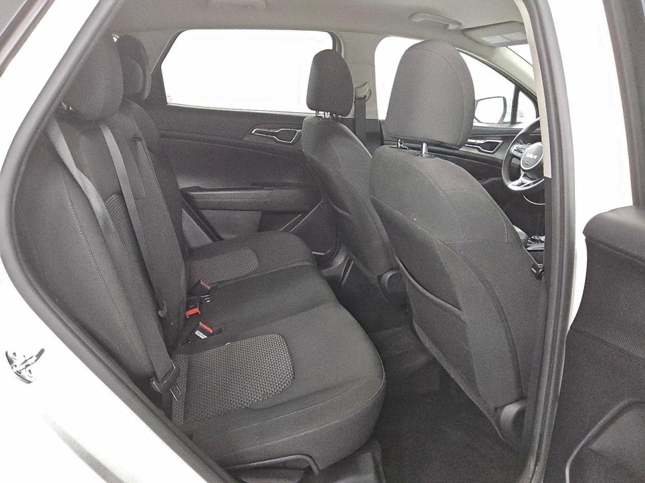 2023 KIA SPORTAGE LX photo 31