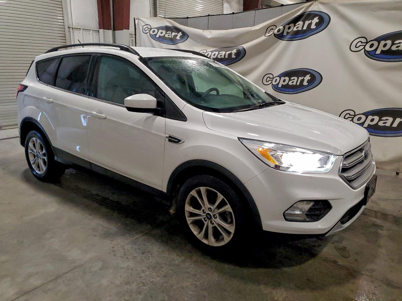 2017 FORD ESCAPE SE photo 10