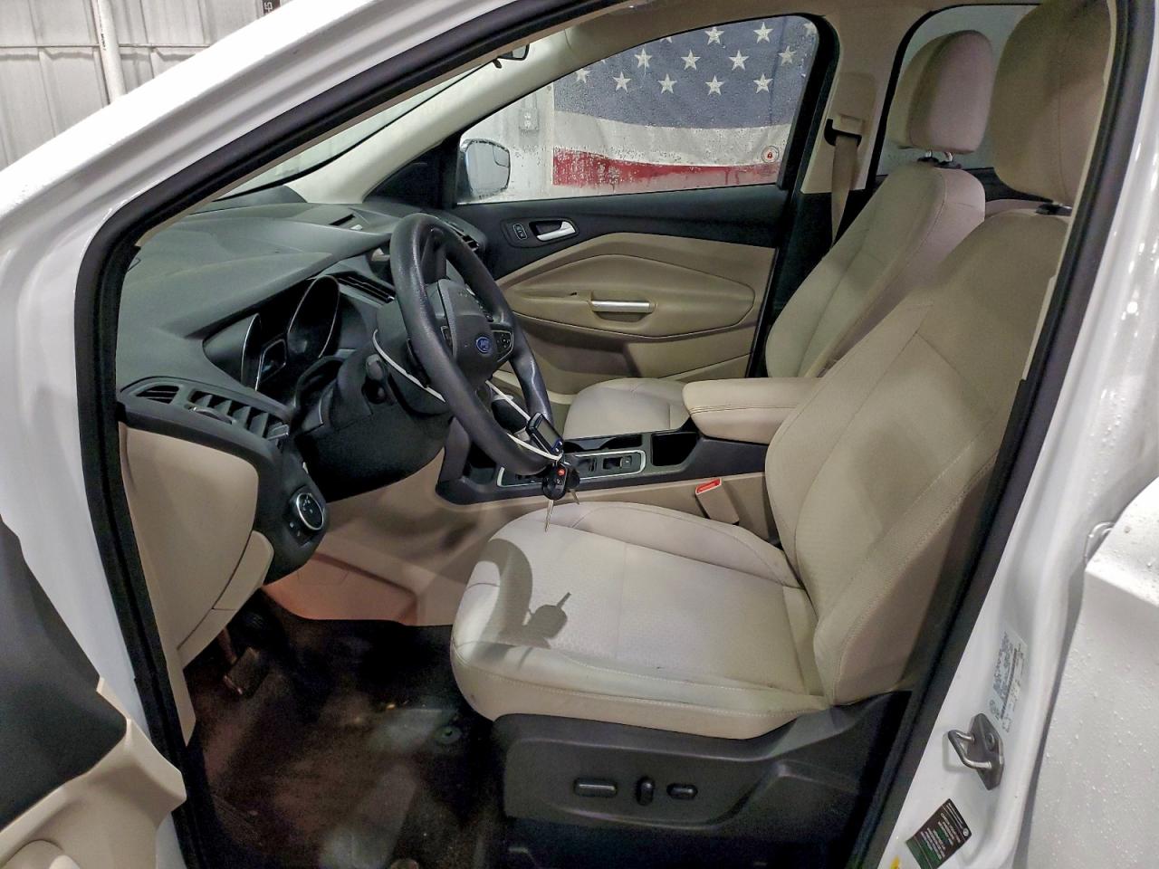 2017 FORD ESCAPE SE photo 19
