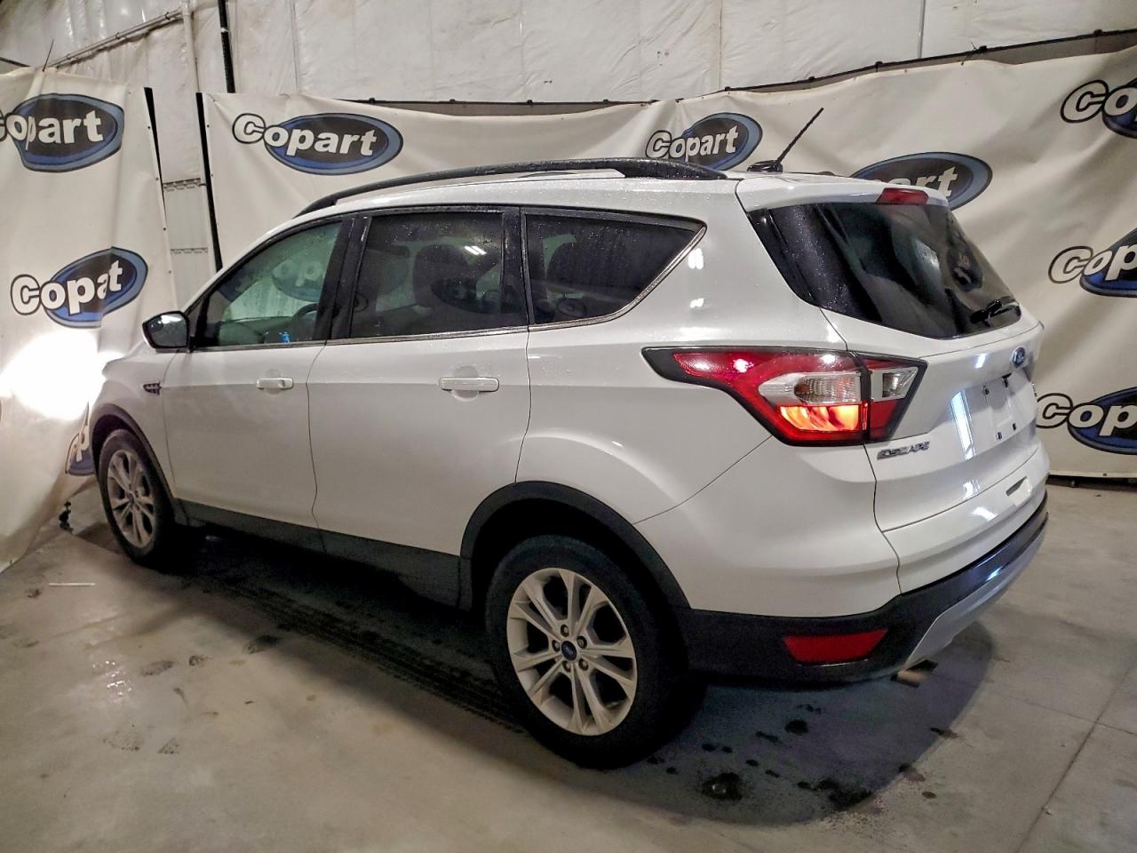 2017 FORD ESCAPE SE photo 4