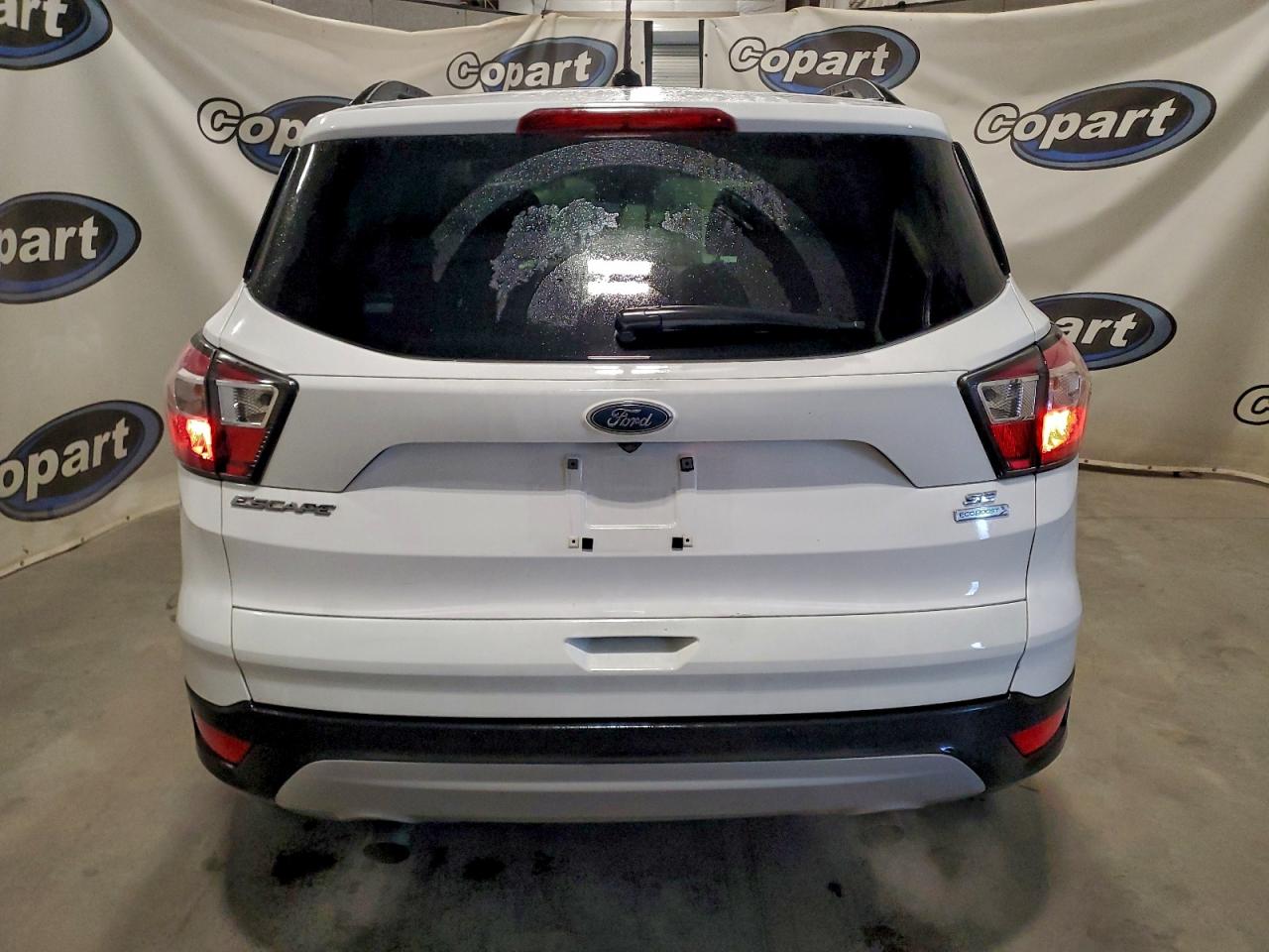 2017 FORD ESCAPE SE photo 16