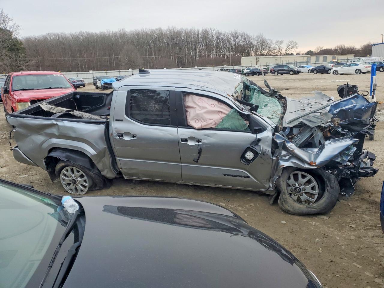 2024 TOYOTA TACOMA DOUBLE CAB photo 4