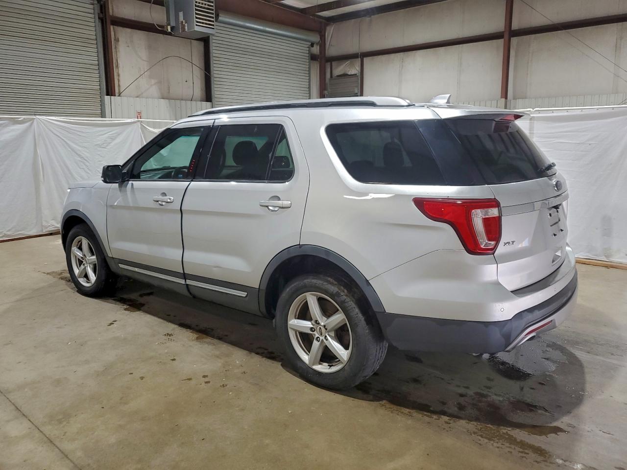 2016 FORD EXPLORER XLT photo 2