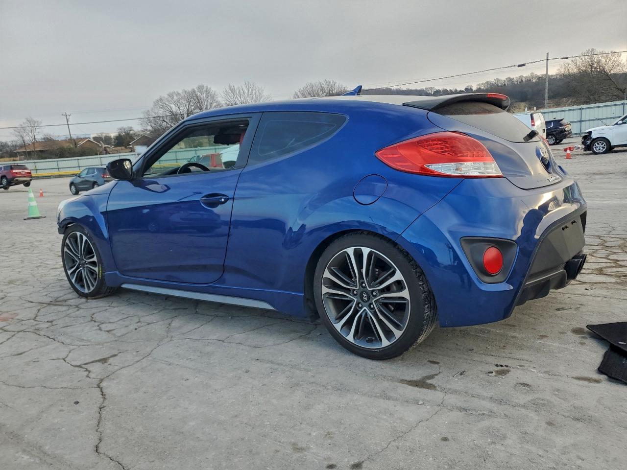 2016 HYUNDAI VELOSTER TURBO photo 2