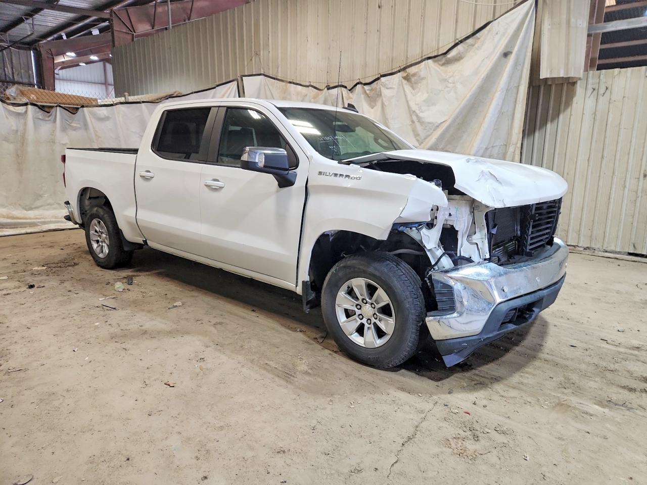 2019 CHEVROLET SILVERADO C1500 LT photo 4