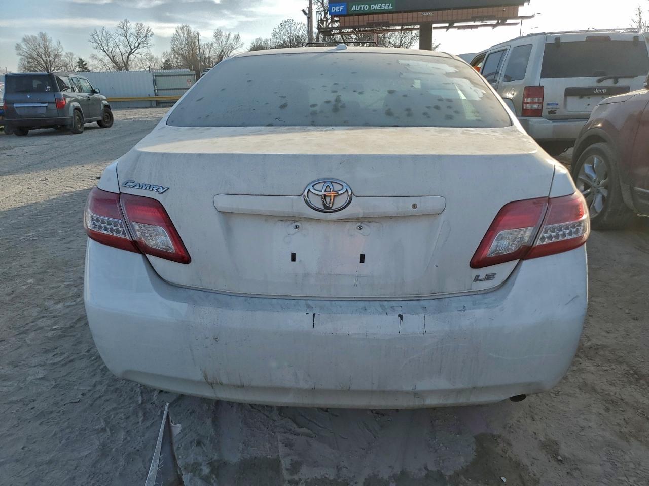 2010 TOYOTA CAMRY BASE photo 11
