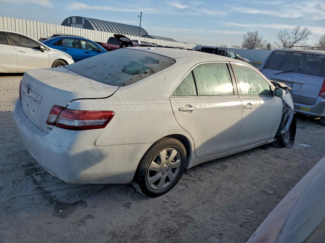 2010 TOYOTA CAMRY BASE photo 5