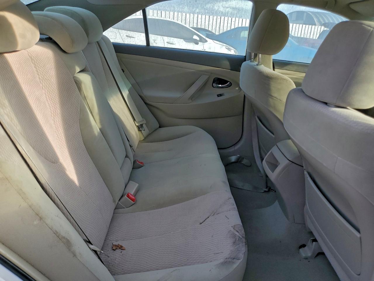 2010 TOYOTA CAMRY BASE photo 19