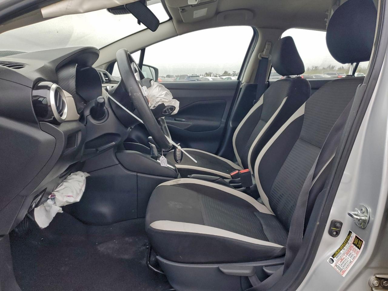 2021 NISSAN VERSA SV photo 19