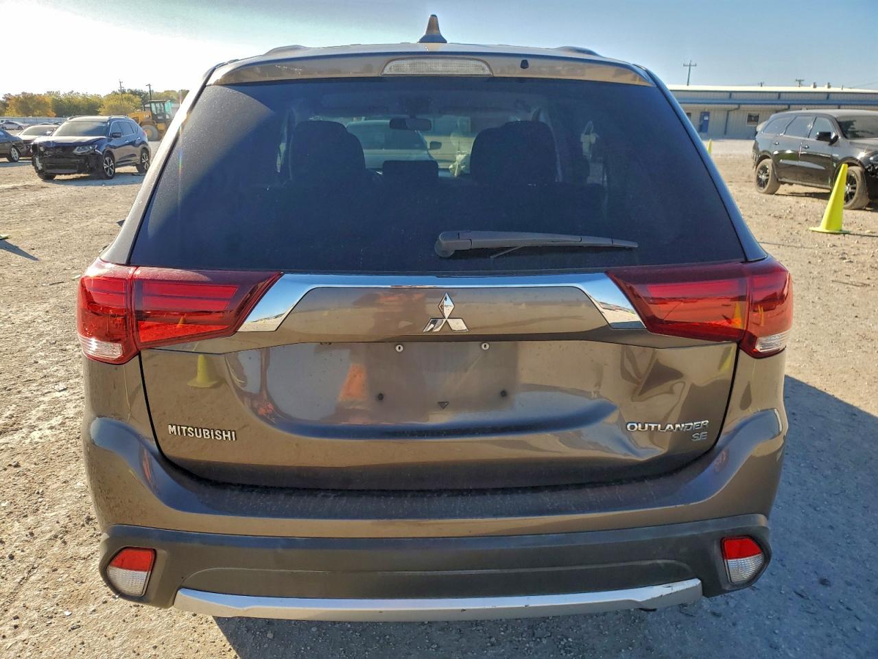 2017 MITSUBISHI OUTLANDER SE photo 6