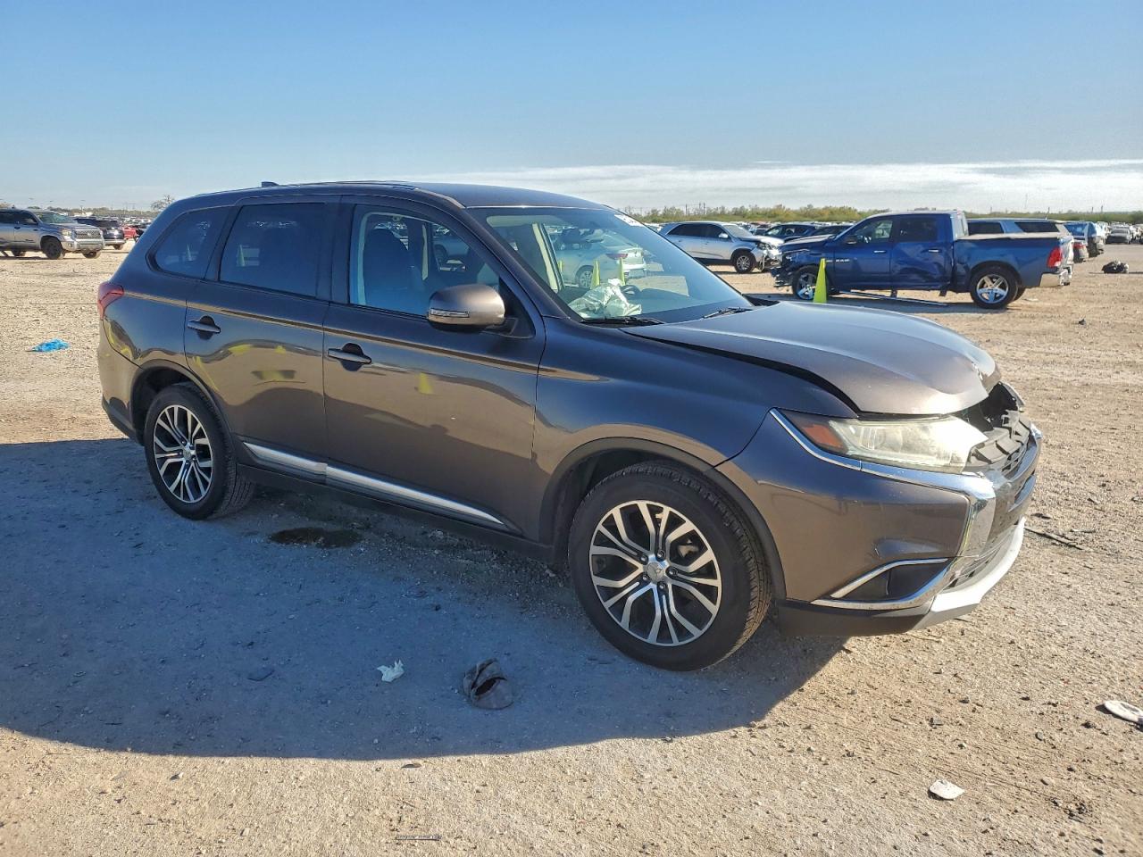2017 MITSUBISHI OUTLANDER SE photo 4