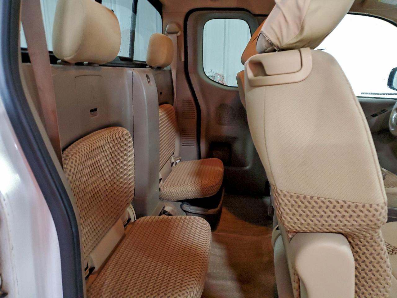 2011 NISSAN FRONTIER SV photo 10