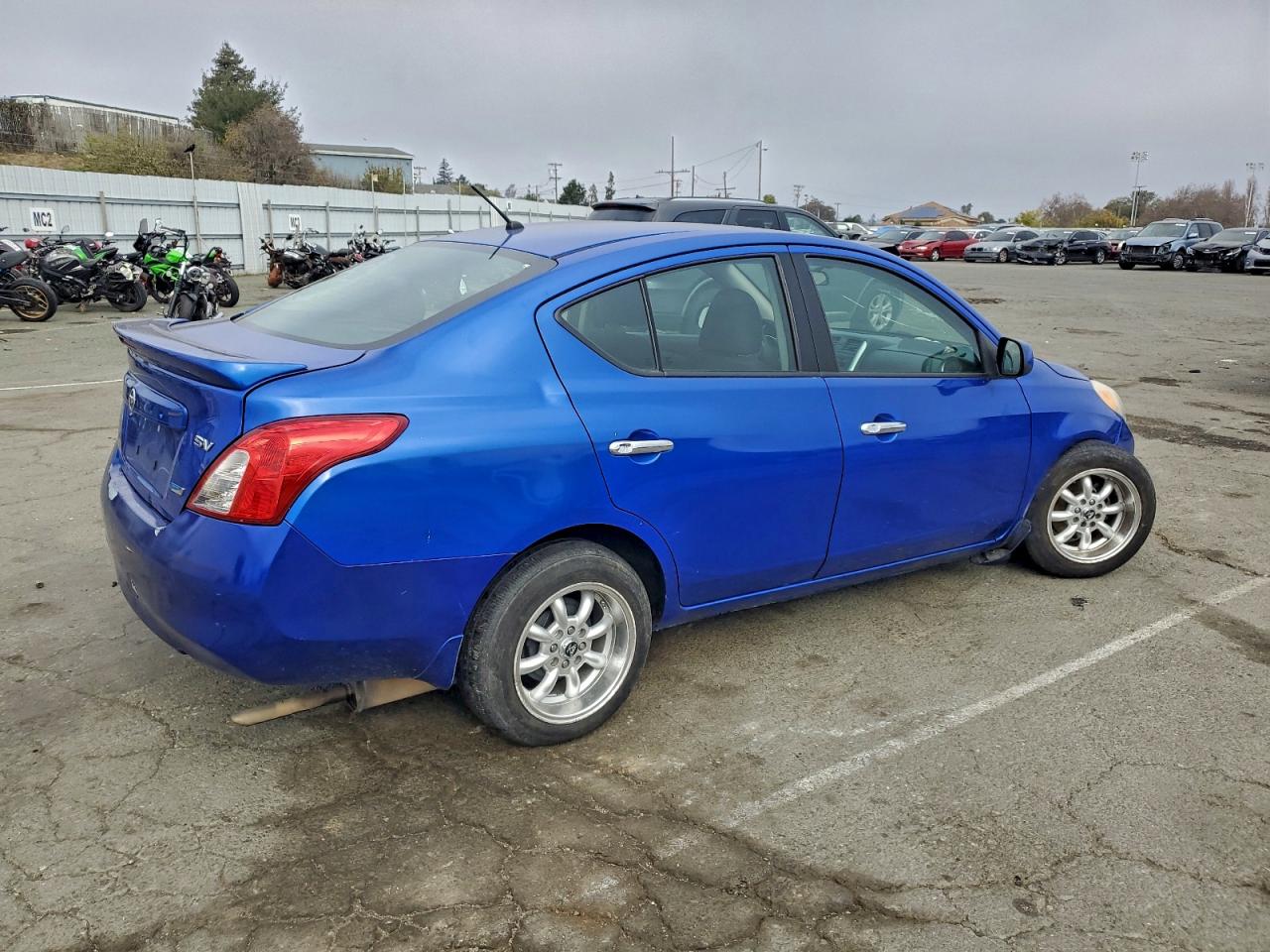 2014 NISSAN VERSA S photo 5