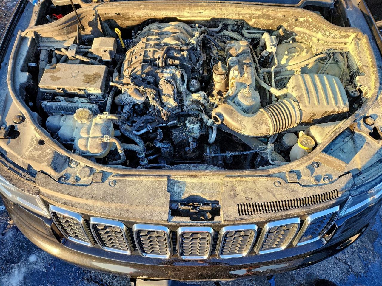 2019 JEEP GRAND CHEROKEE LAREDO photo 23