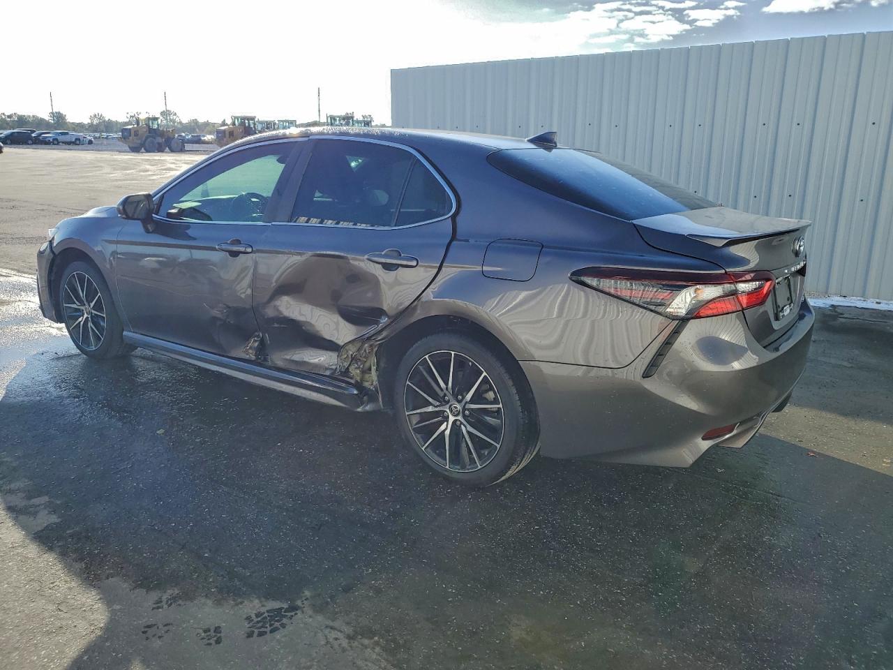 2022 TOYOTA CAMRY SE photo 4
