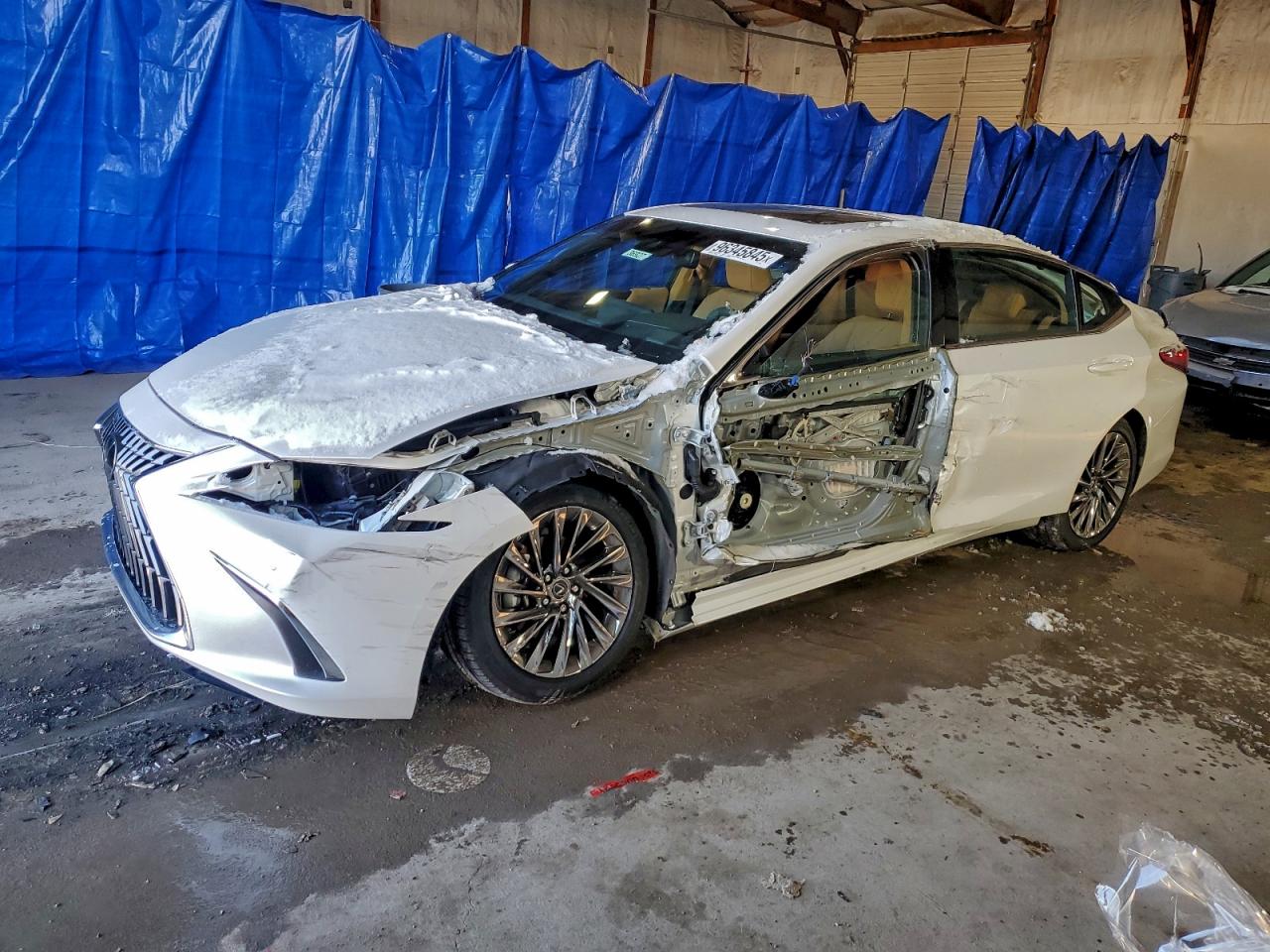 2025 LEXUS ES