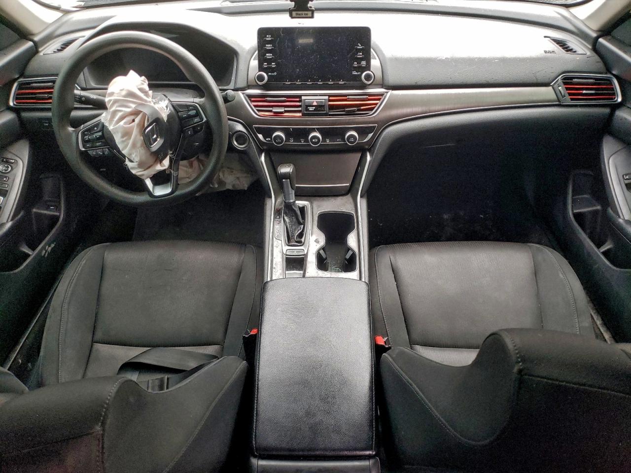 2018 HONDA ACCORD LX photo 8