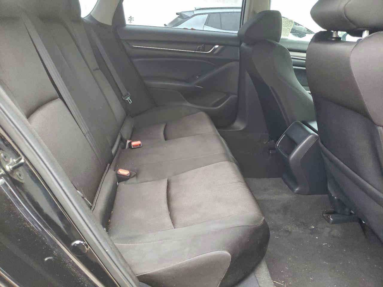 2018 HONDA ACCORD LX photo 10