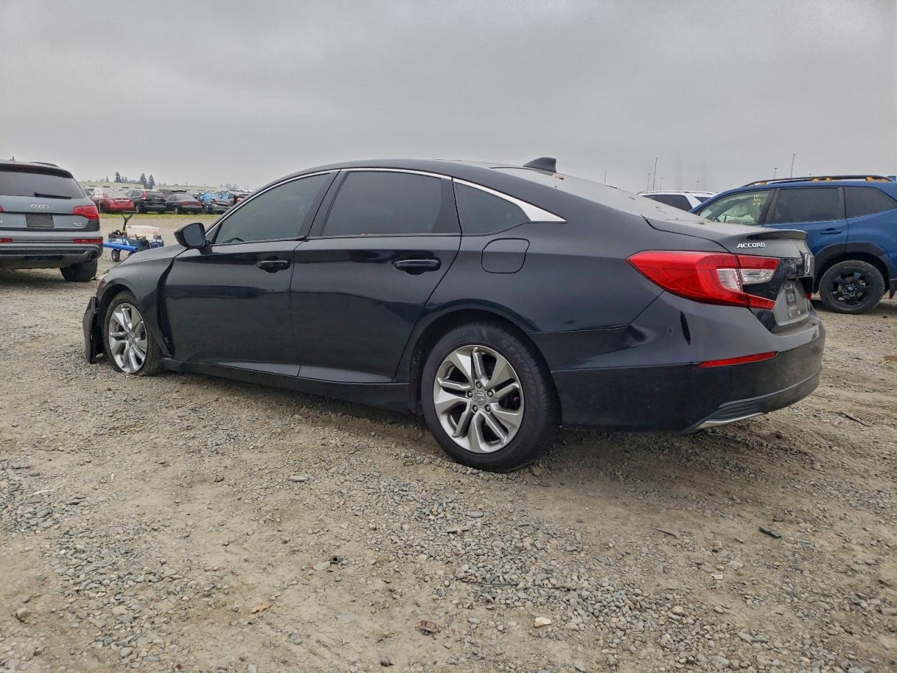 2018 HONDA ACCORD LX photo 2
