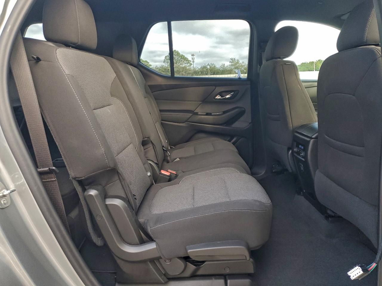 2023 CHEVROLET TRAVERSE LT photo 11