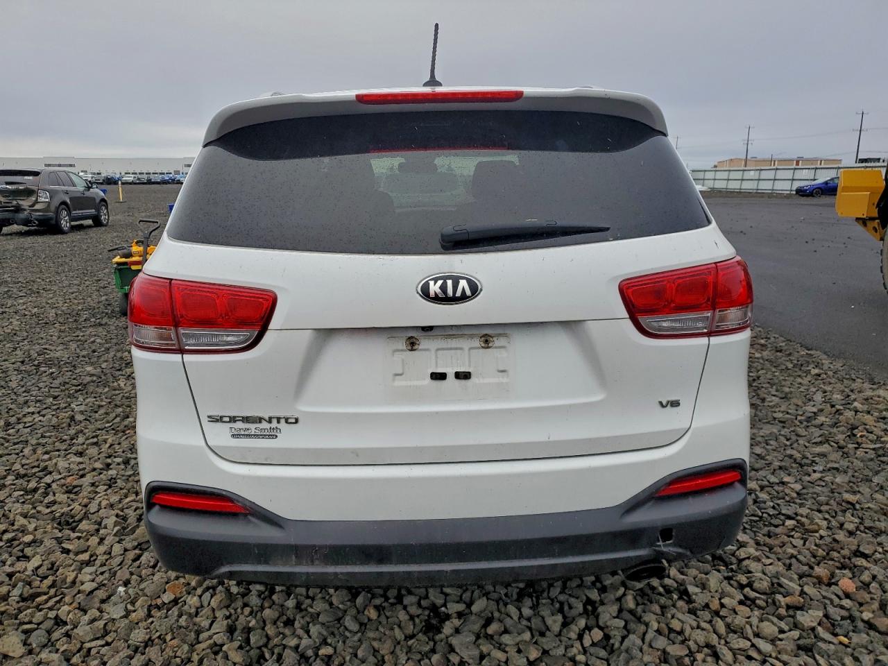 2017 KIA SORENTO LX photo 6