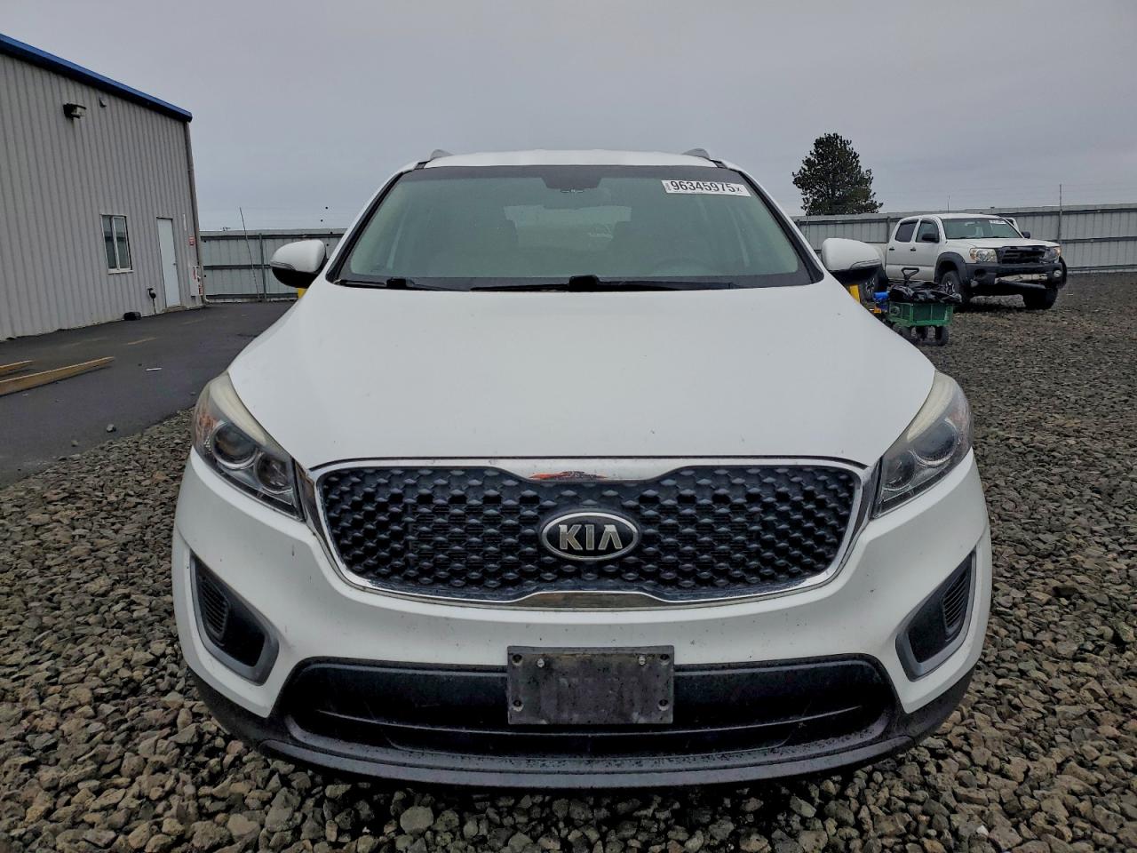 2017 KIA SORENTO LX photo 5