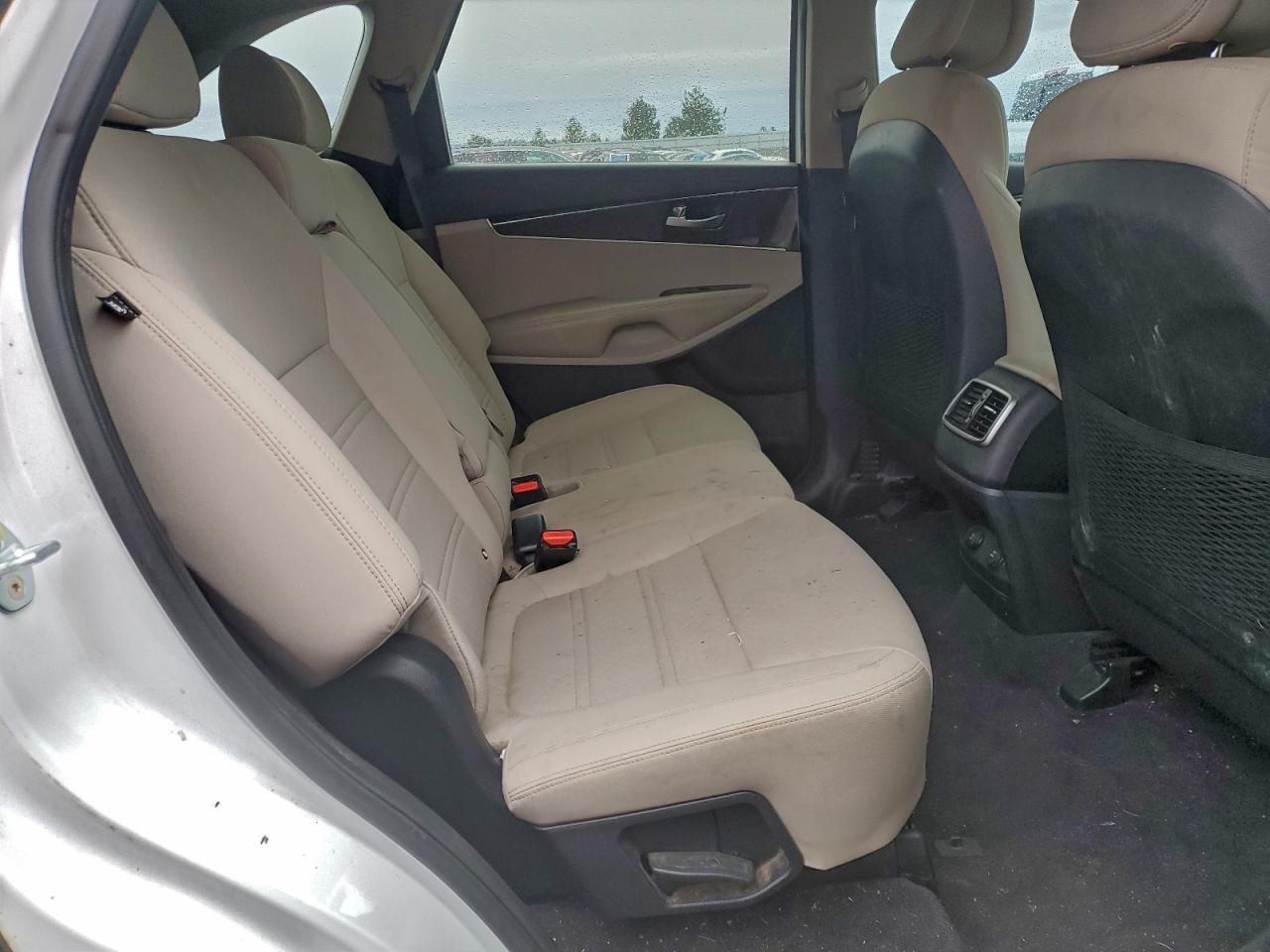 2017 KIA SORENTO LX photo 11