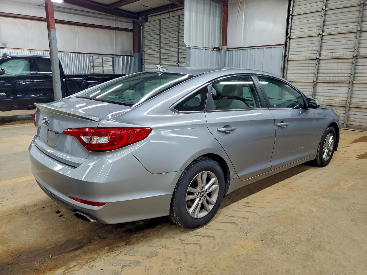 2015 HYUNDAI SONATA SE photo 3