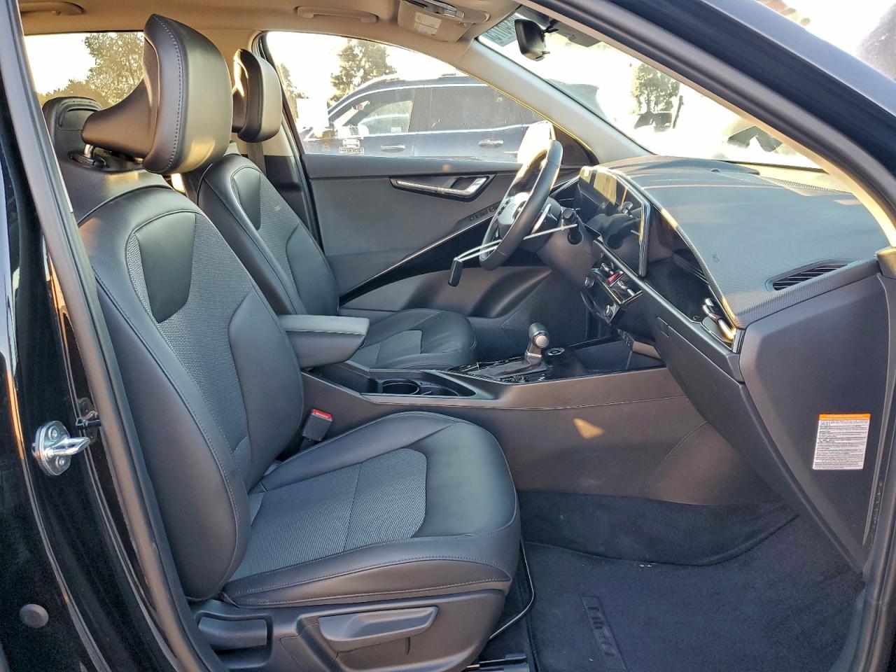 2024 KIA NIRO EX photo 7