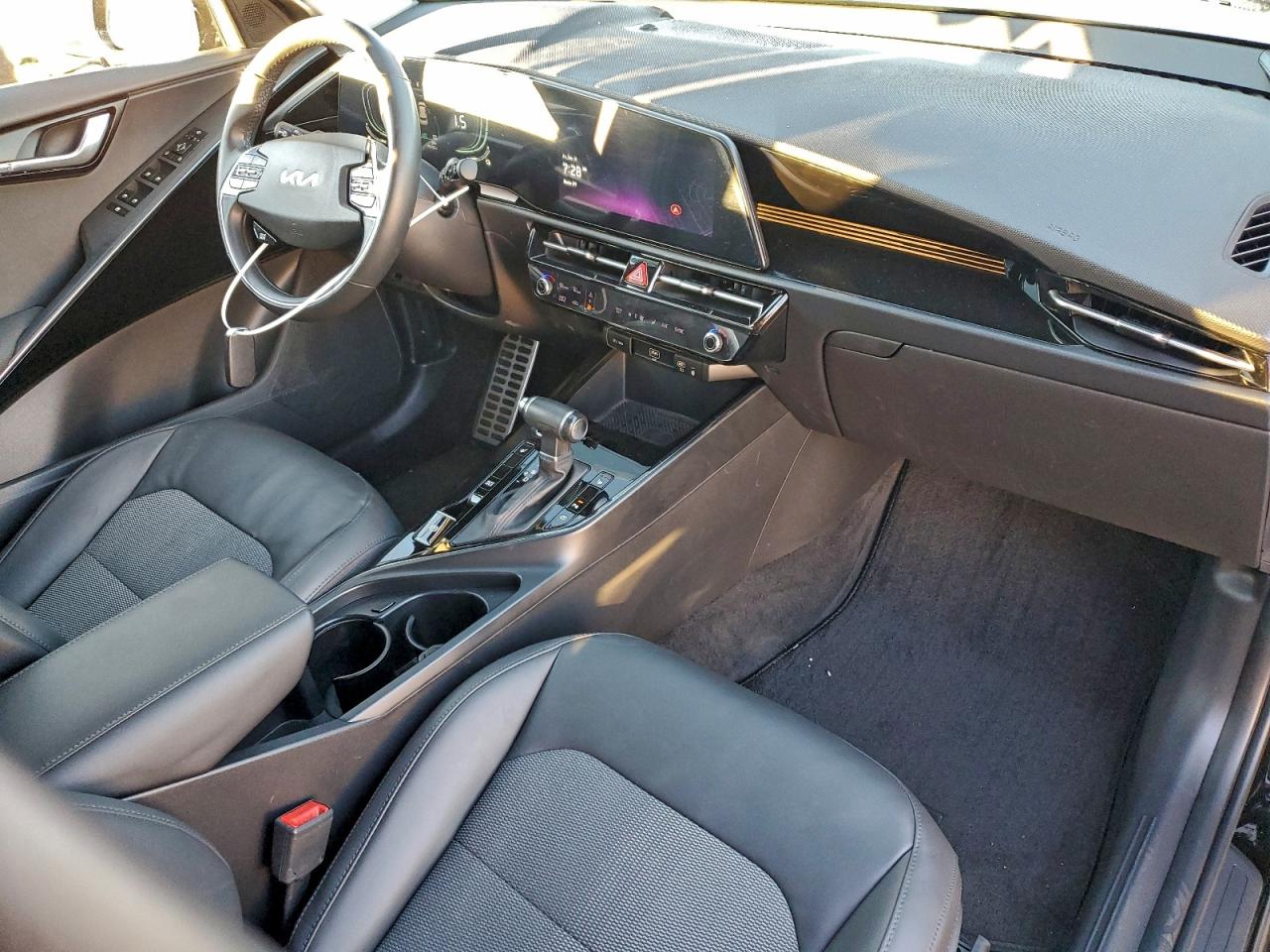2024 KIA NIRO EX photo 8