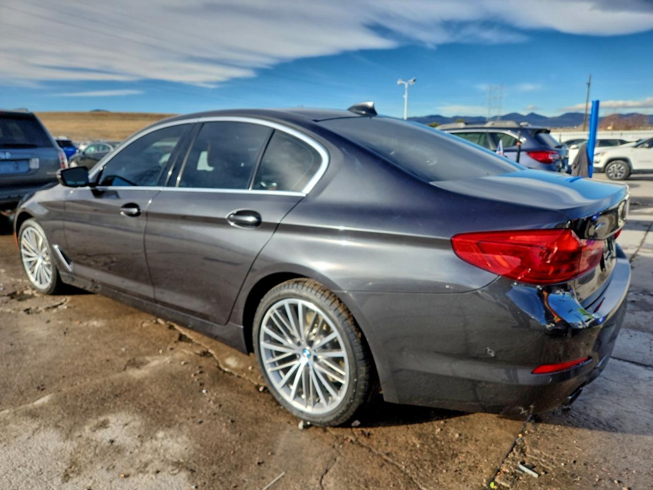 2019 BMW 530 XI photo 2