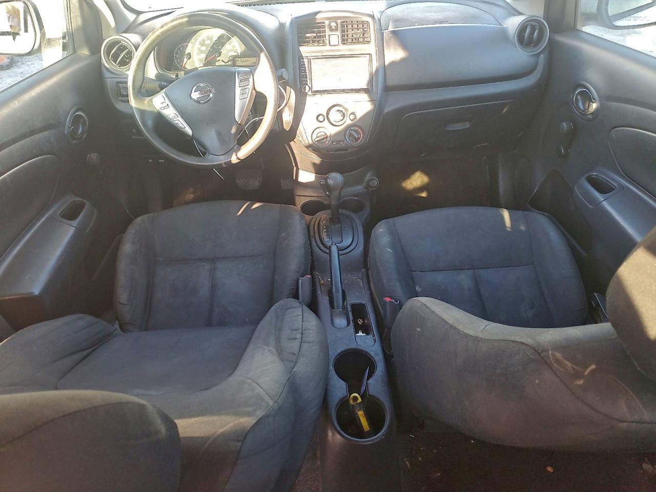 2019 NISSAN VERSA S photo 8