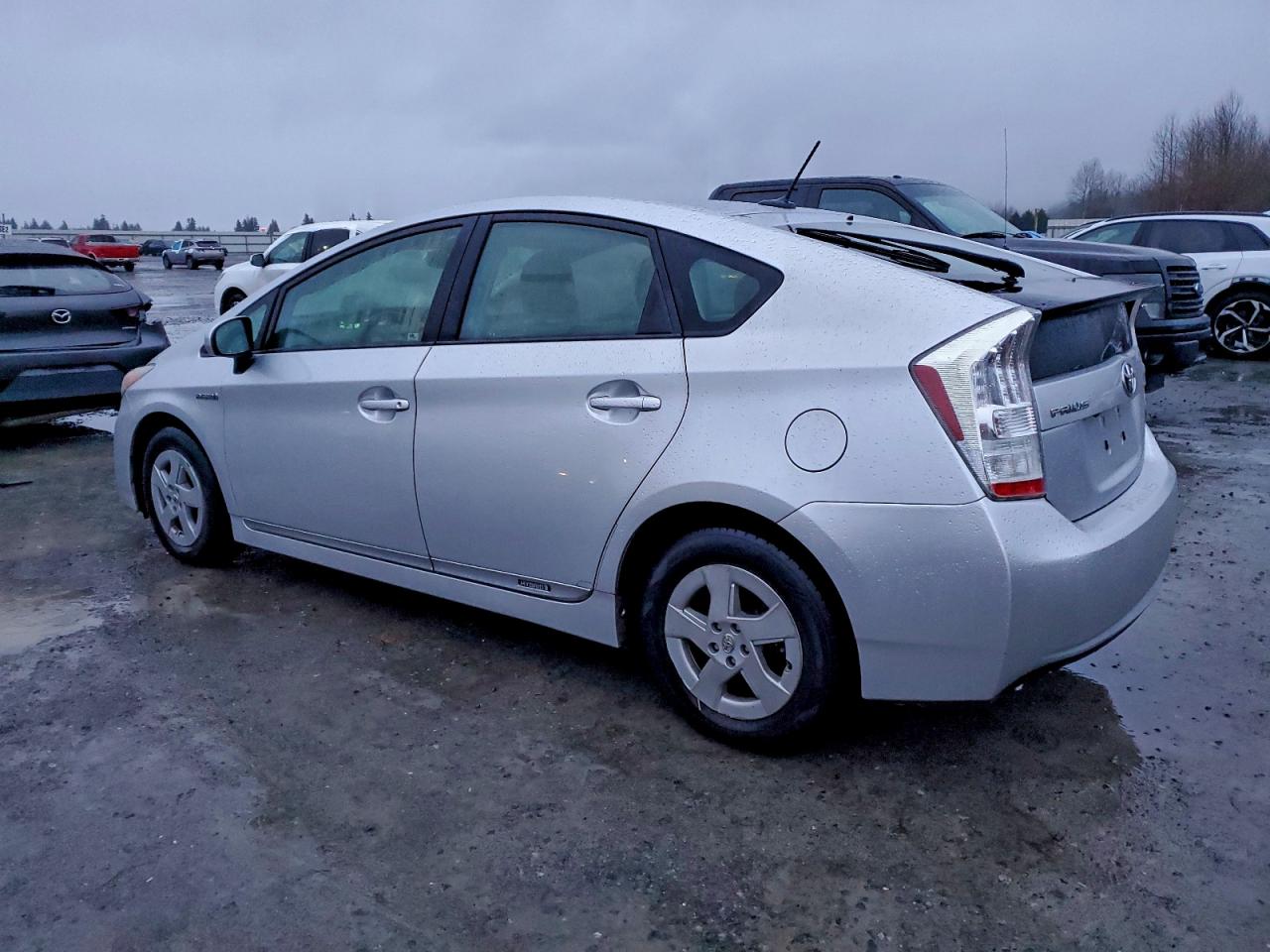2011 TOYOTA PRIUS photo 2