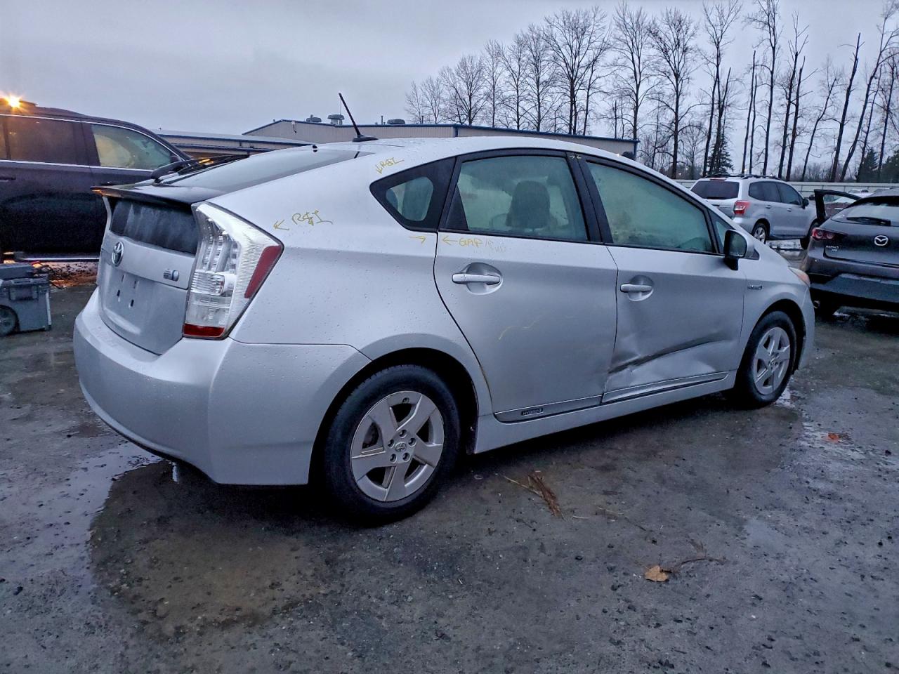 2011 TOYOTA PRIUS photo 3