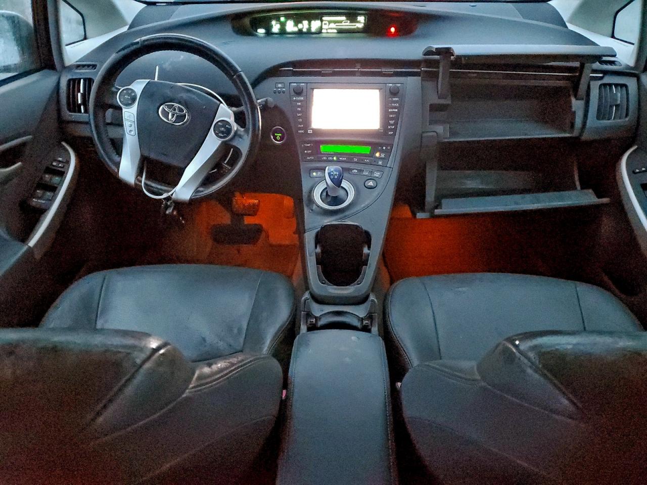 2011 TOYOTA PRIUS photo 8