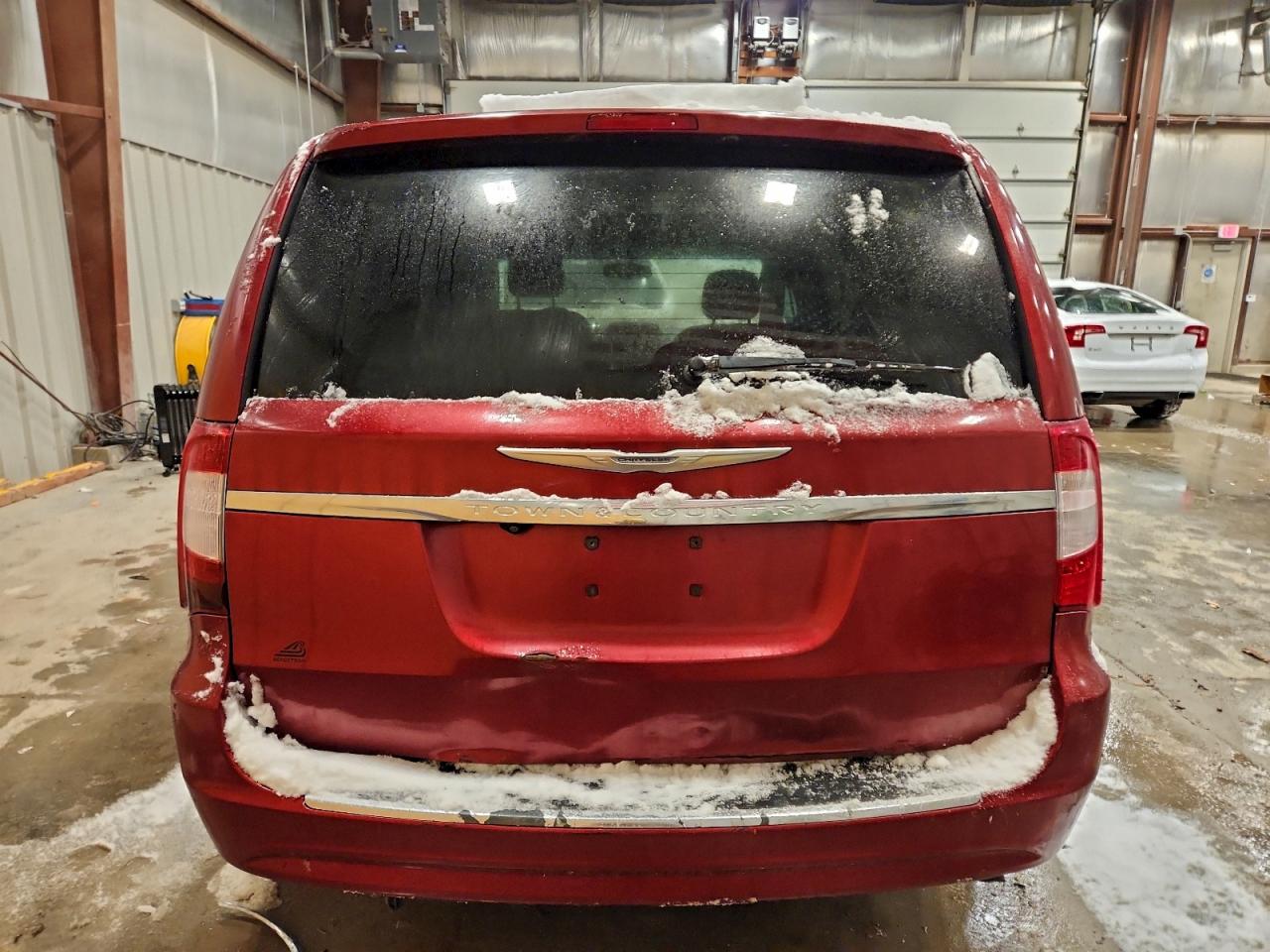 2012 CHRYSLER TOWN & COUNTRY TOURING photo 6