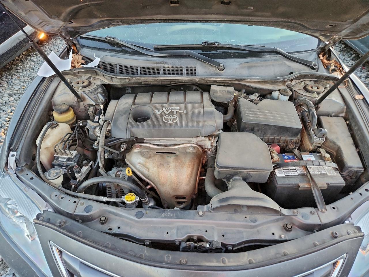 2010 TOYOTA CAMRY BASE photo 11